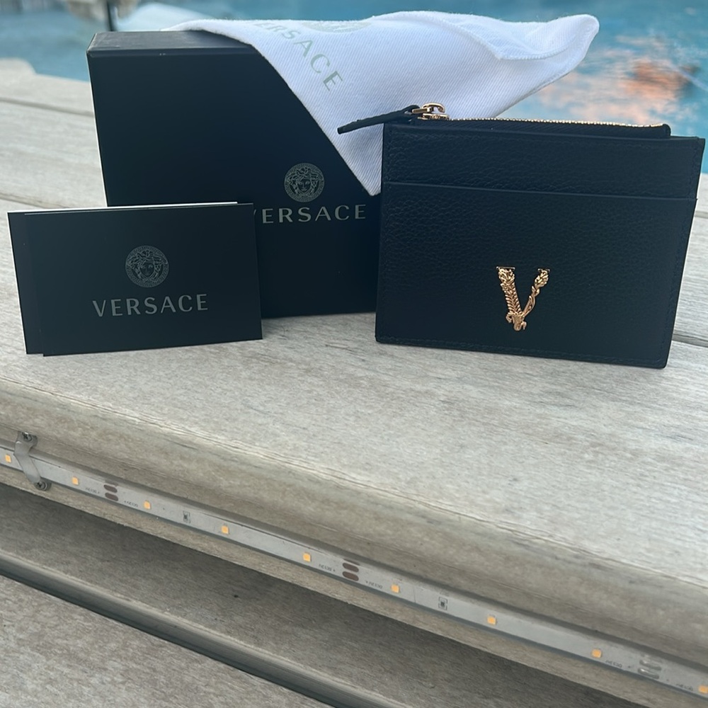 Versace Full Inclusion Black Leather Card Holder - Picture 3 of 6